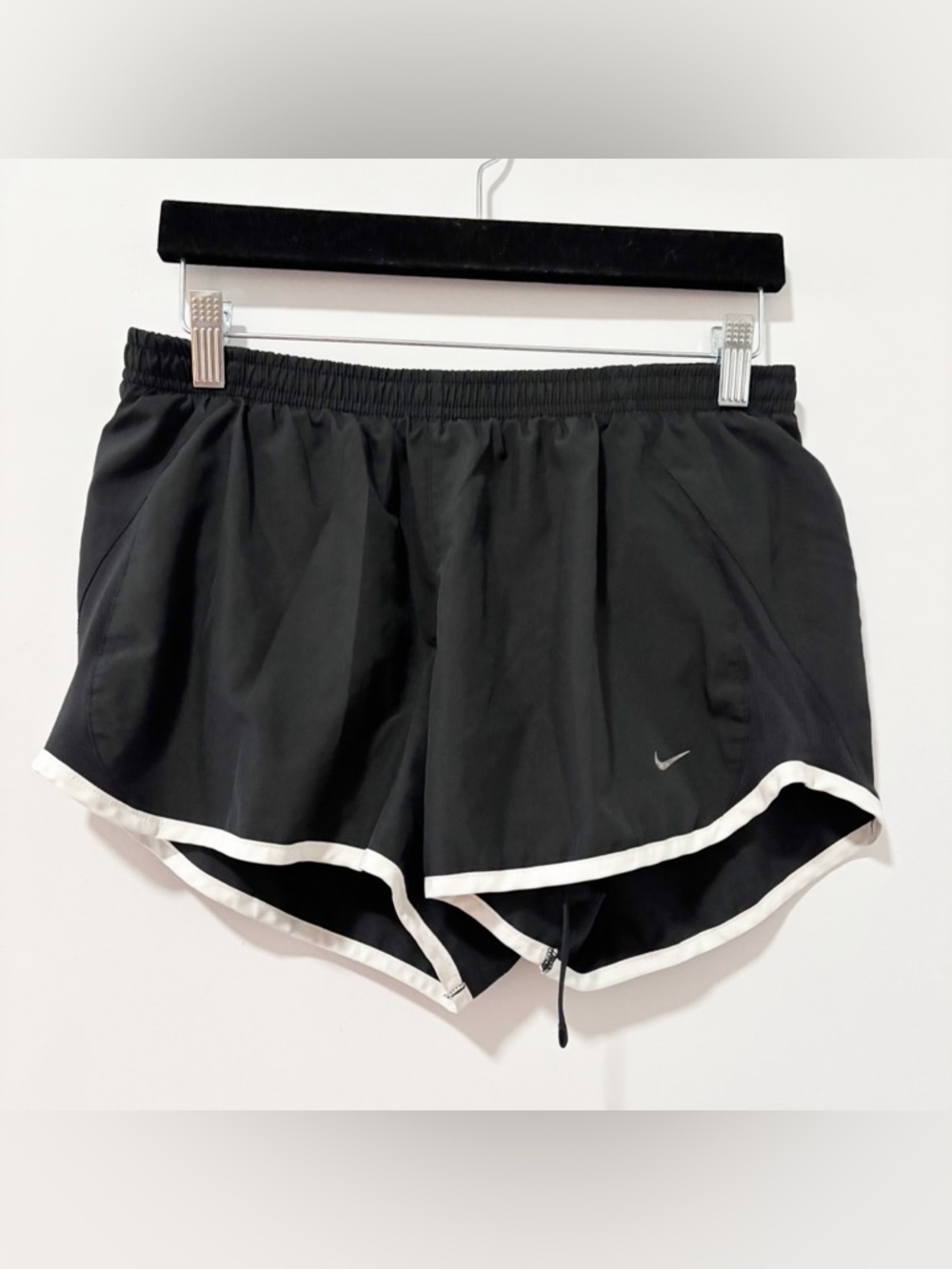 Nike Dri-fit Tempo Running Shorts Womens Size Medium Sporty Gymcore Athleisure